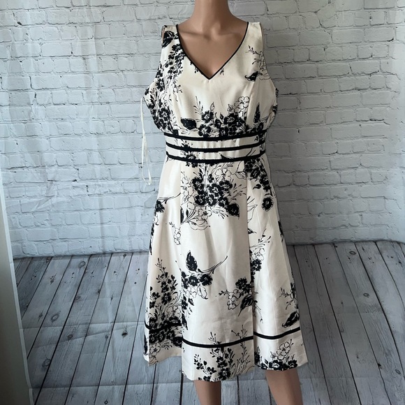 Dress Barn Dresses & Skirts - Dress Barn White & Black Floral Dress size 10